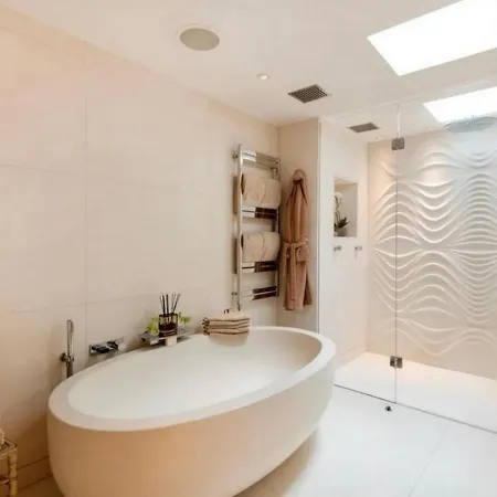 Schaepman Modern Spacious Apartment Amsterdam